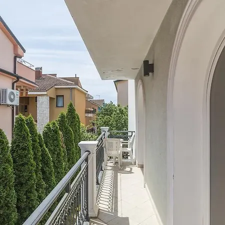 Nina Apartment
